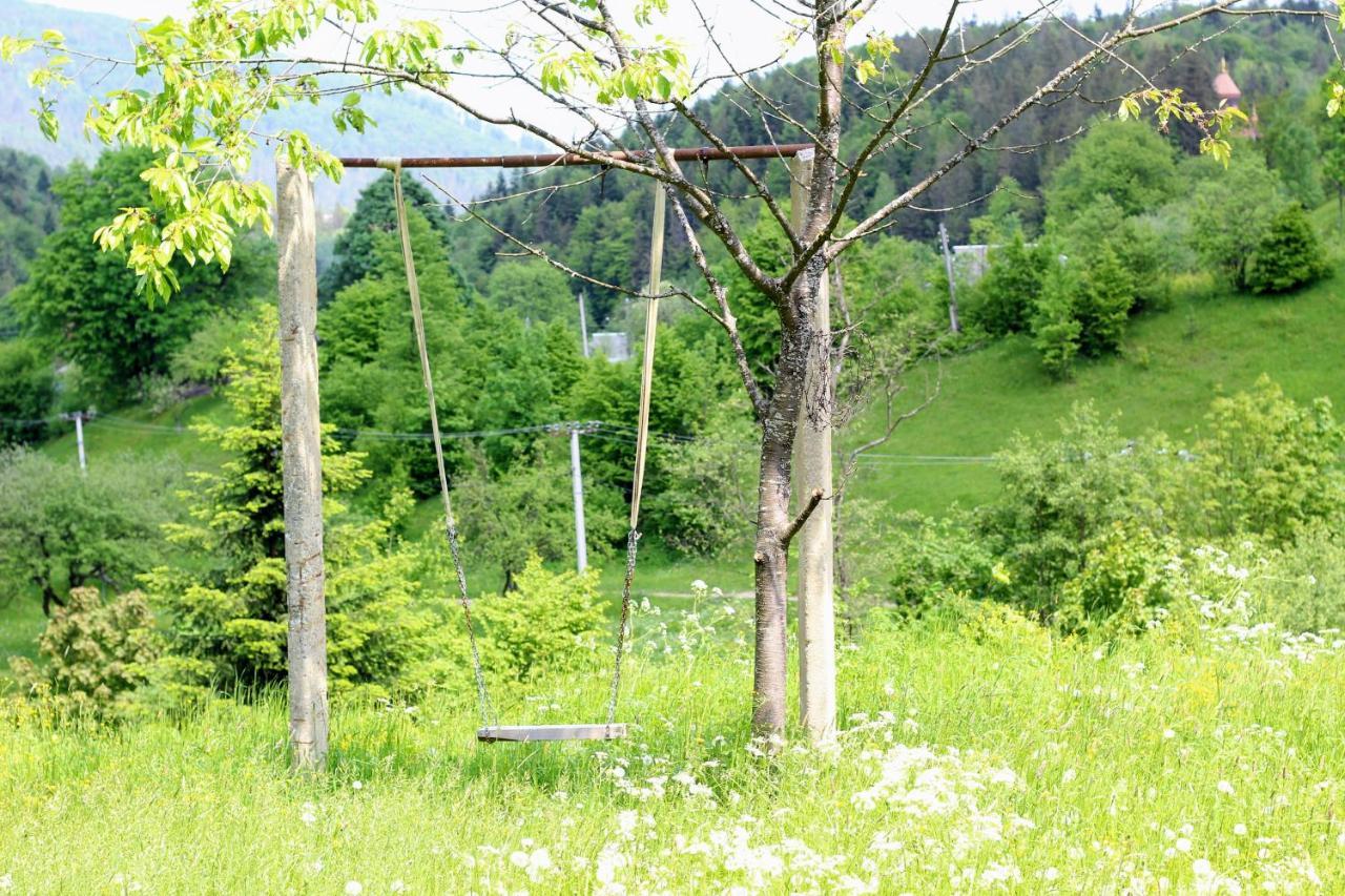 Котедж "Карпатський Краєвид" Yaremche Bagian luar foto